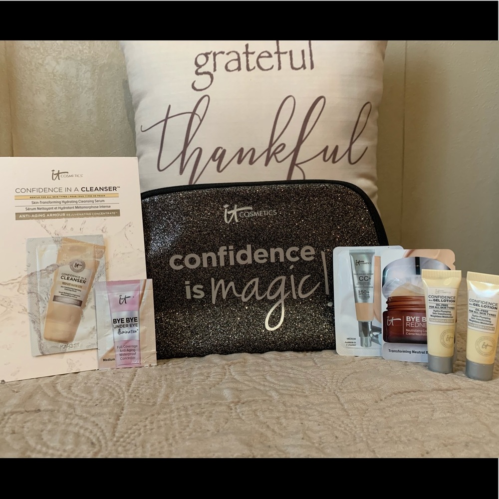 Lot of new it cosmetic products and bag